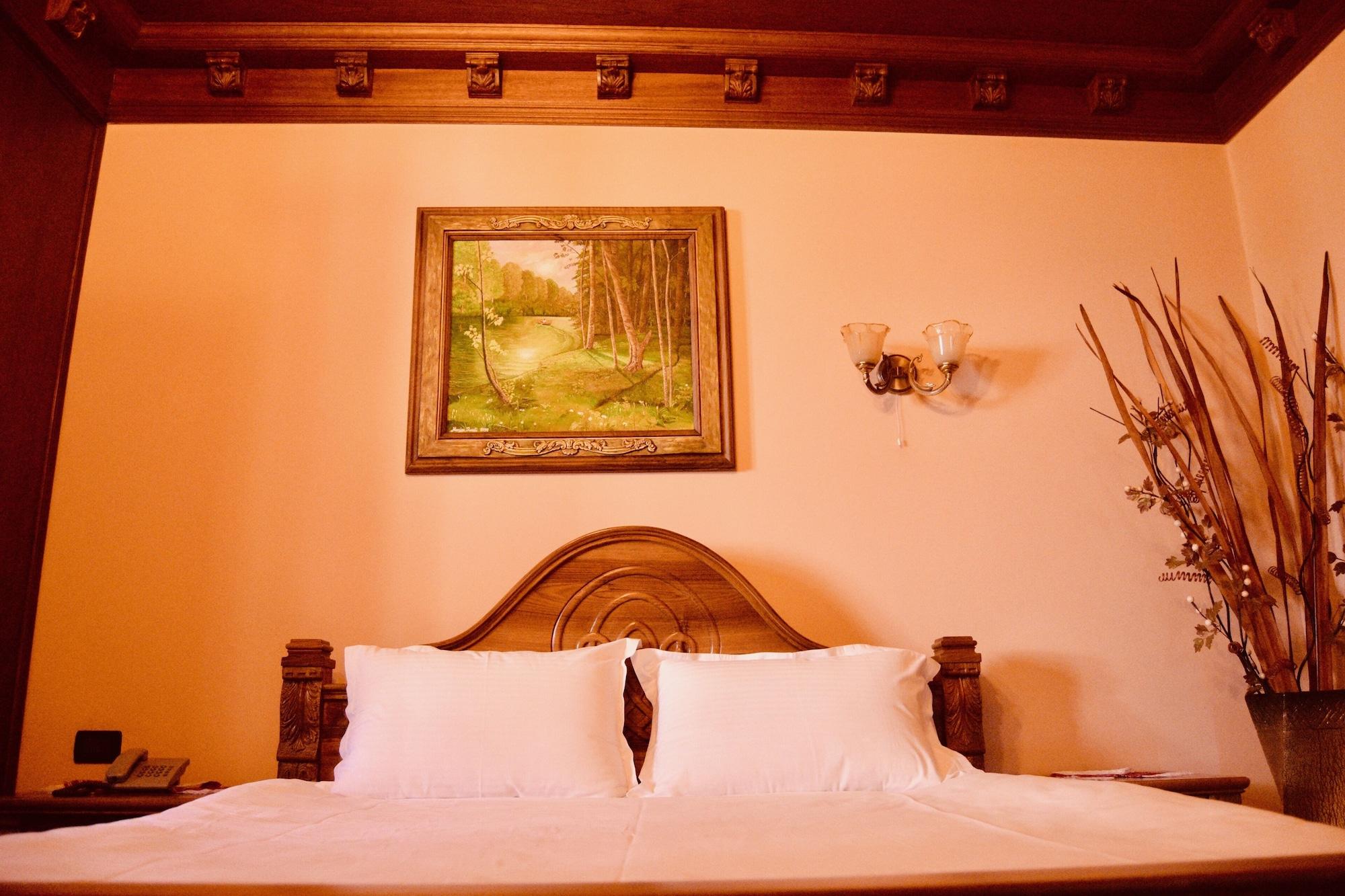 Brilant Antik Hotel 티라나 외부 사진