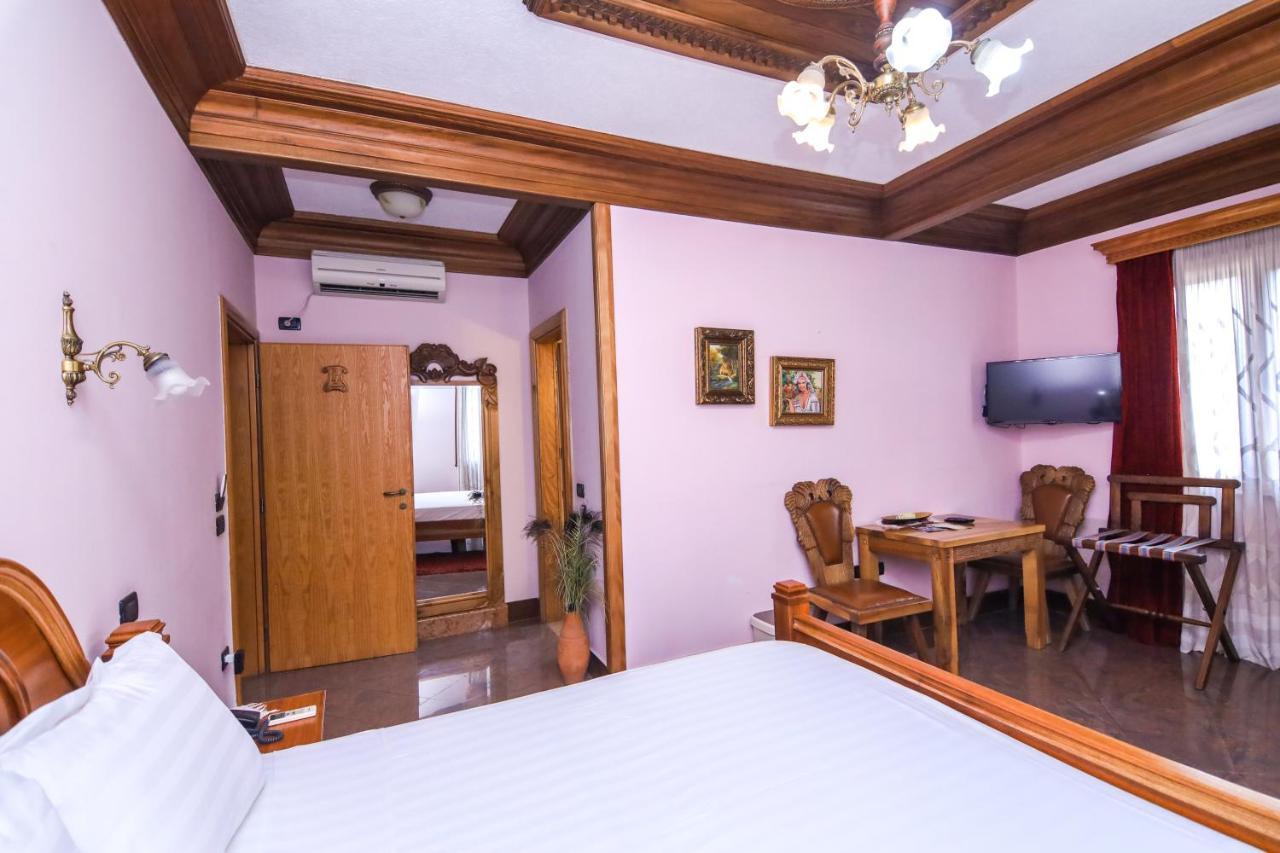 Brilant Antik Hotel 티라나 외부 사진