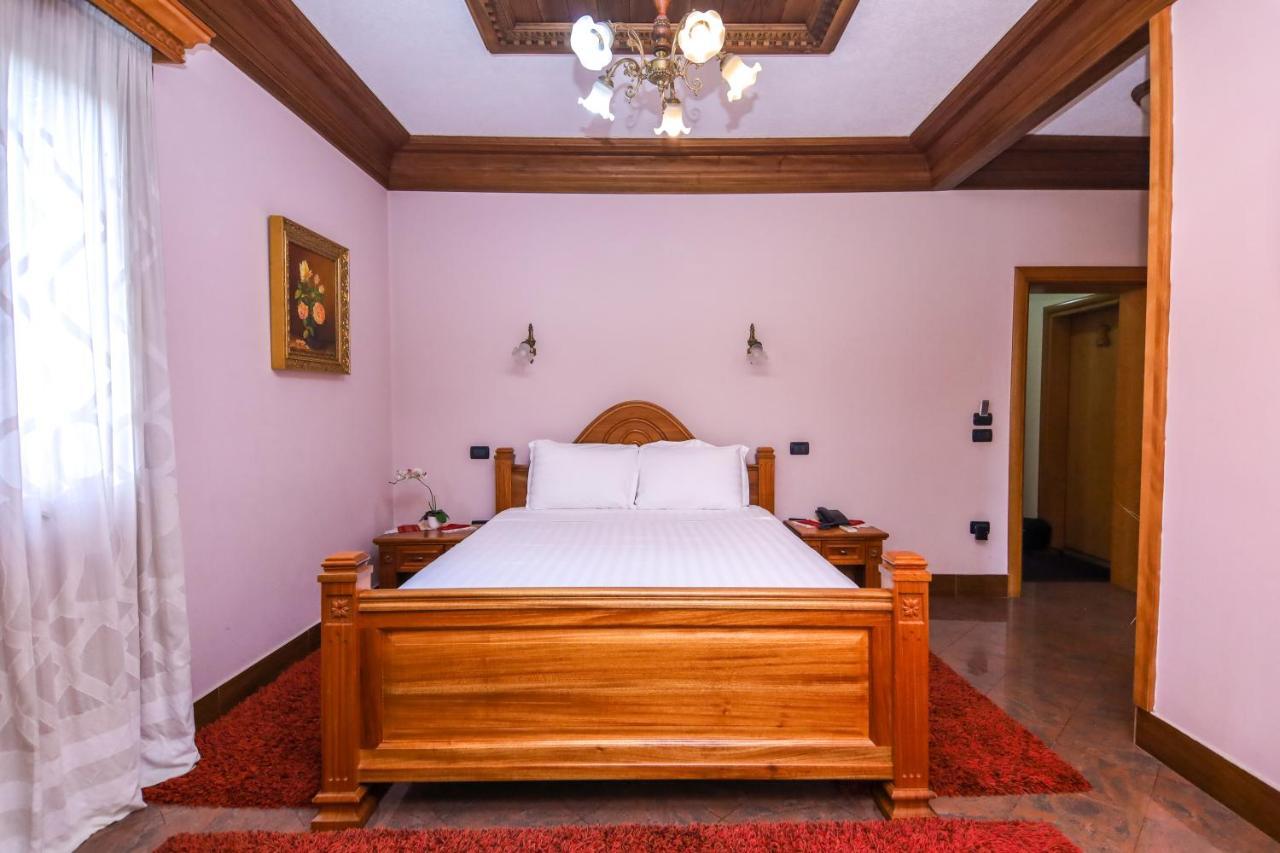 Brilant Antik Hotel 티라나 외부 사진