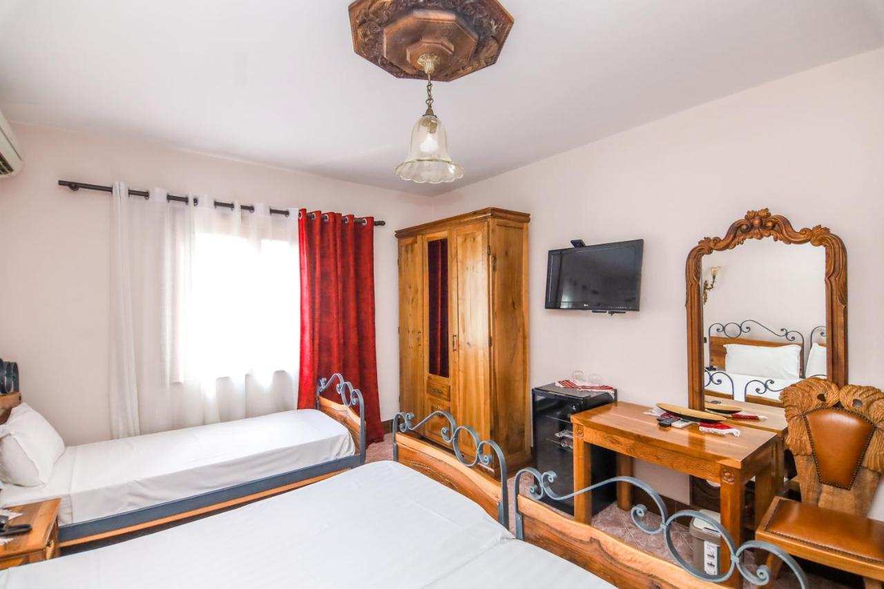 Brilant Antik Hotel 티라나 외부 사진