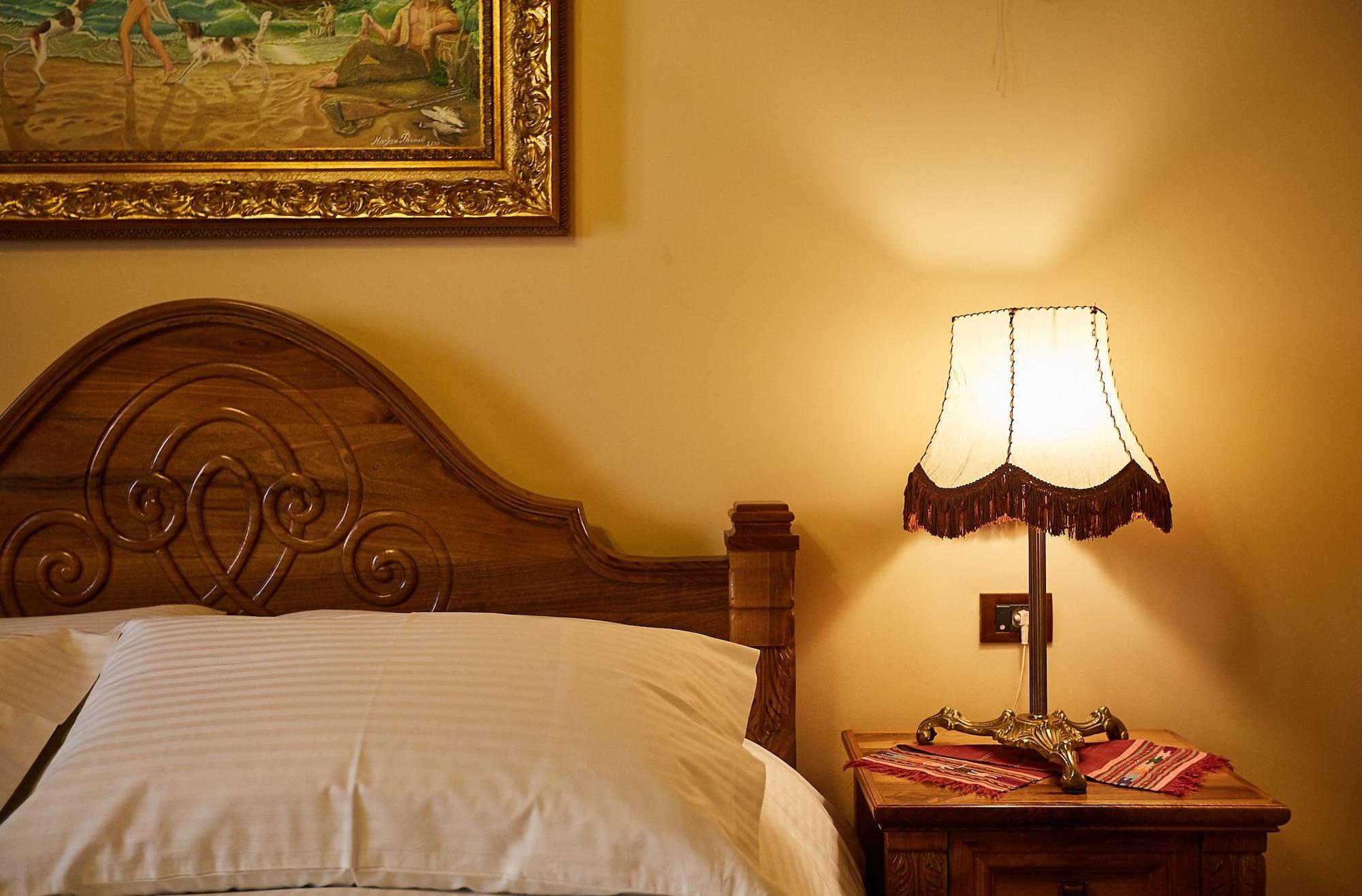 Brilant Antik Hotel 티라나 외부 사진